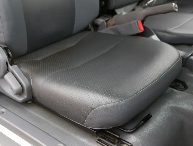 いすゞ エルフ TPG-NJR85AD(2WD)の写真38