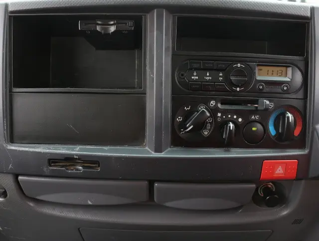 いすゞ エルフ TPG-NJR85AD(2WD)の写真42