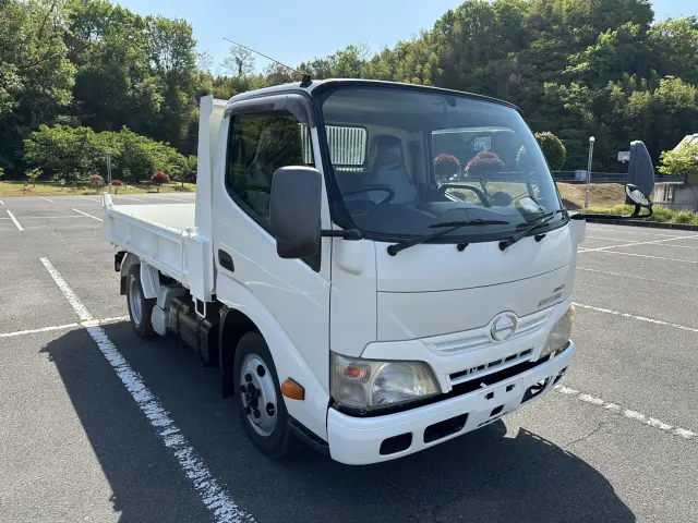 日野 デュトロ SKG-XZU675T(4WD)の写真1