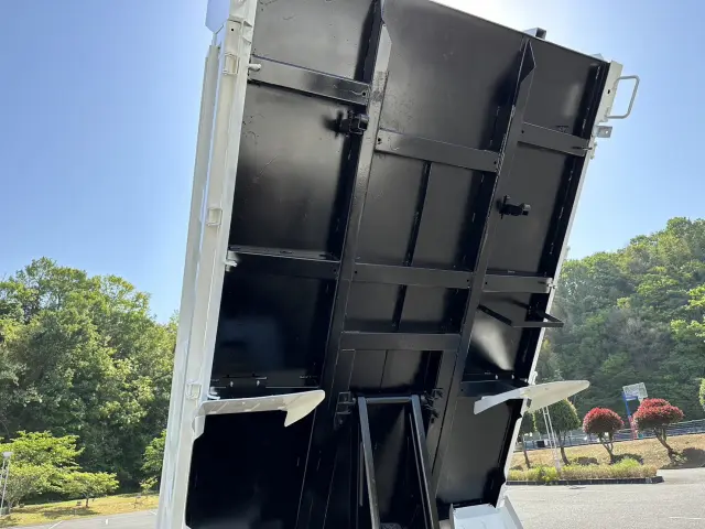 日野 デュトロ SKG-XZU675T(4WD)の写真16