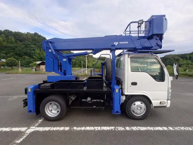 いすゞ エルフ BKG-NKR85N(2WD)の写真7