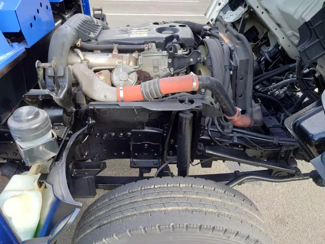 いすゞ エルフ BKG-NKR85N(2WD)の写真21