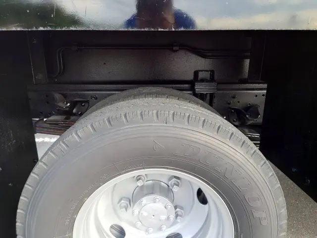 いすゞ エルフ BKG-NKR85N(2WD)の写真24