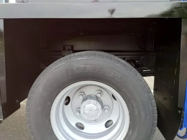 いすゞ エルフ BKG-NKR85N(2WD)の写真32