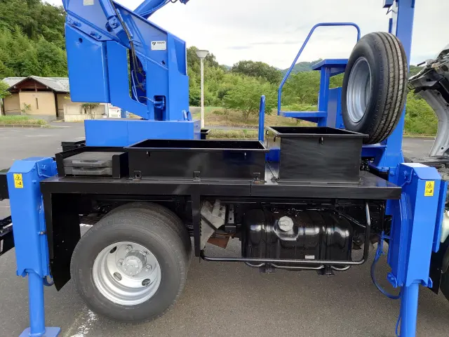 いすゞ エルフ BKG-NKR85N(2WD)の写真35