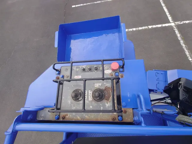 いすゞ エルフ BKG-NKR85N(2WD)の写真44