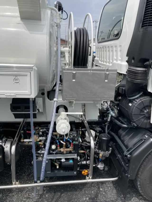 いすゞ フォワード 2RG-FRR90S4(2WD)の写真9