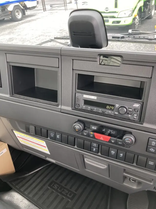 いすゞ フォワード 2RG-FRR90S4(2WD)の写真18