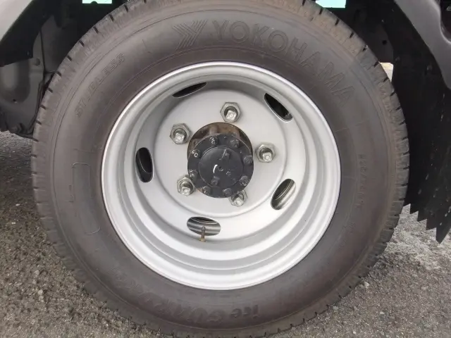 いすゞ エルフ 2RG-NKR88A(2WD)の写真16