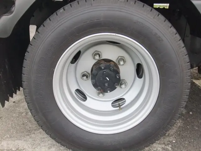 いすゞ エルフ 2RG-NKR88A(2WD)の写真17