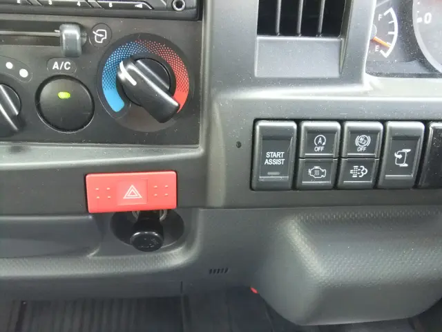 いすゞ エルフ 2RG-NKR88A(2WD)の写真28