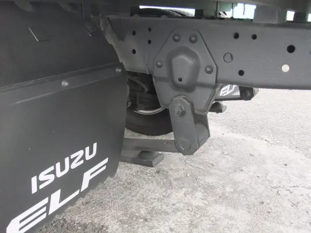 いすゞ エルフ 2RG-NKR88A(2WD)の写真30