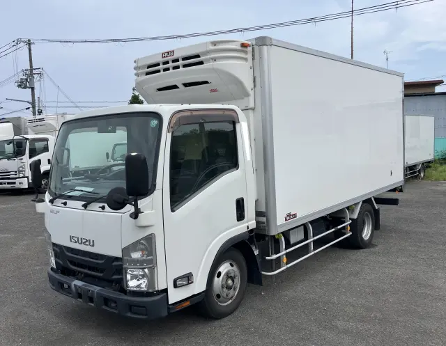 いすゞ エルフ TPG-NMR85AN(2WD)の写真1