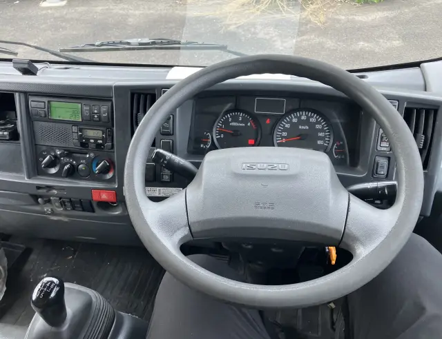 いすゞ エルフ TPG-NMR85AN(2WD)の写真9