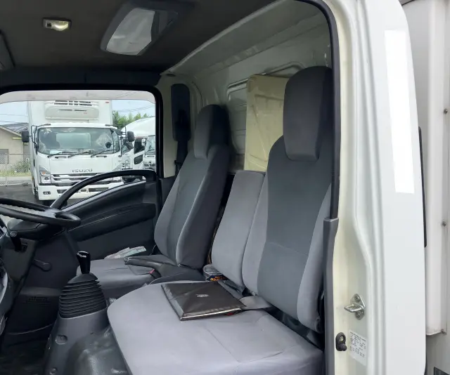 いすゞ エルフ TPG-NMR85AN(2WD)の写真10