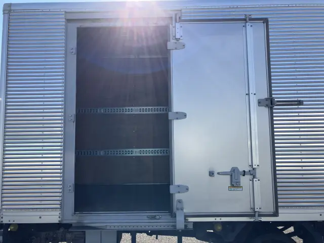 いすゞ エルフ TPG-NLR85AN(2WD)の写真17