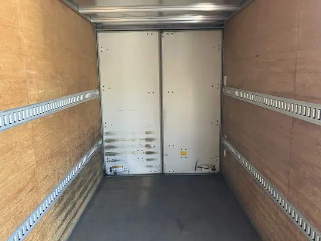 いすゞ エルフ TPG-NLR85AN(2WD)の写真19