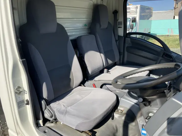 いすゞ エルフ TPG-NLR85AN(2WD)の写真31