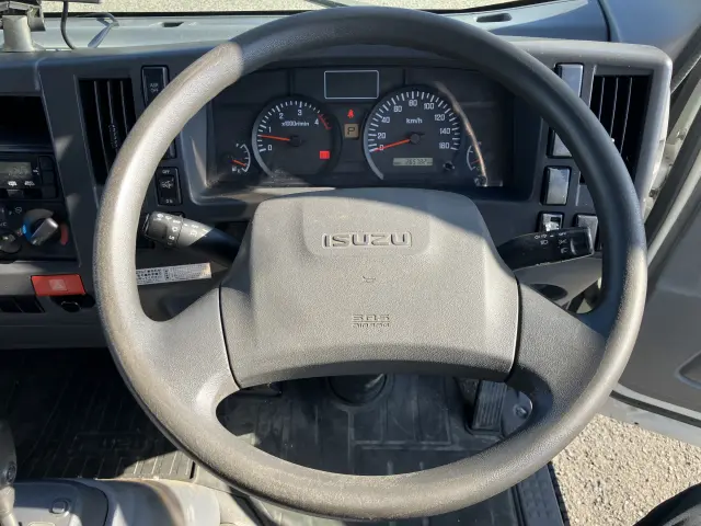 いすゞ エルフ TPG-NLR85AN(2WD)の写真39