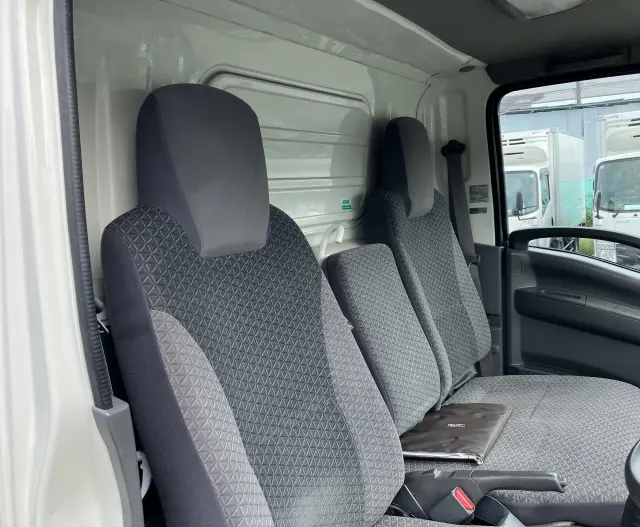 いすゞ エルフ TPG-NMR85AN(2WD)の写真24