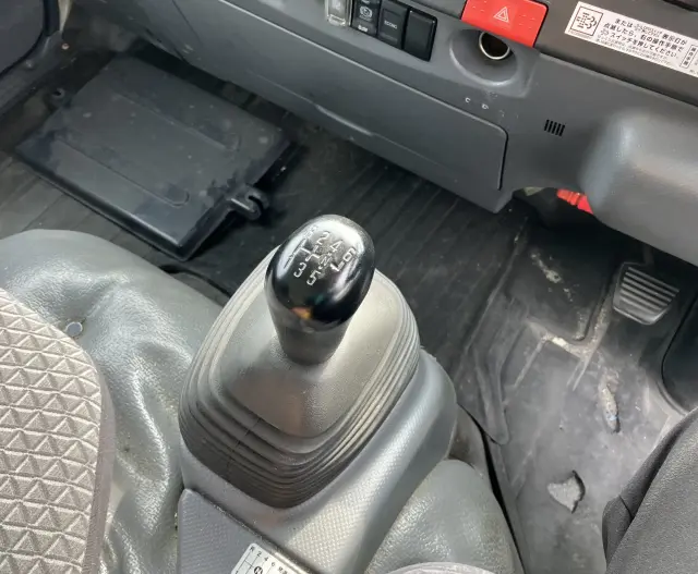 いすゞ エルフ TPG-NMR85AN(2WD)の写真25