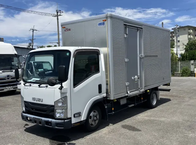 いすゞ エルフ TPG-NLR85AN(2WD)の写真1