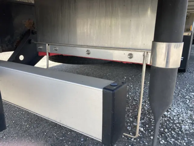 いすゞ フォワード 2PG-FRR90S2(2WD)の写真16