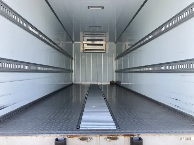 いすゞ フォワード 2PG-FRR90S2(2WD)の写真22