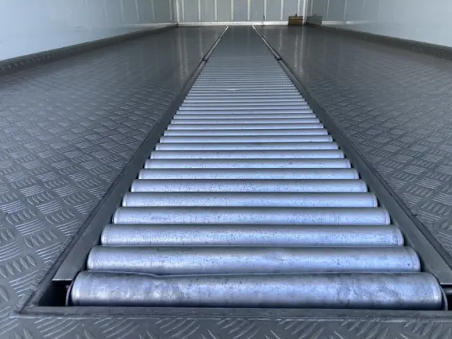 いすゞ フォワード 2PG-FRR90S2(2WD)の写真24