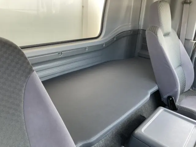 いすゞ フォワード 2PG-FRR90S2(2WD)の写真41