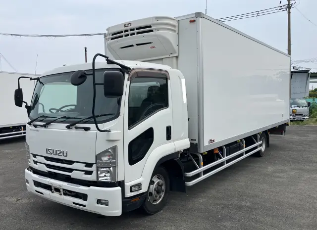 いすゞ フォワード 2PG-FRR90S2(2WD)の写真1