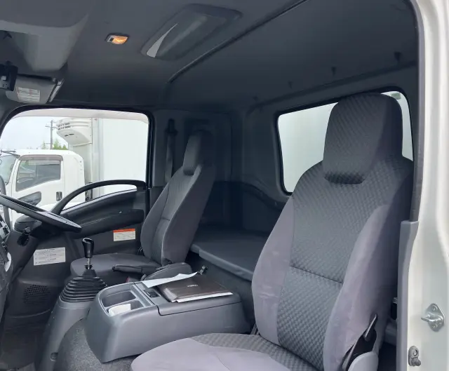 いすゞ フォワード 2PG-FRR90S2(2WD)の写真17