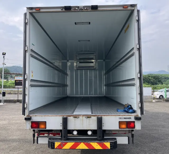 いすゞ フォワード 2PG-FRR90S2(2WD)の写真19