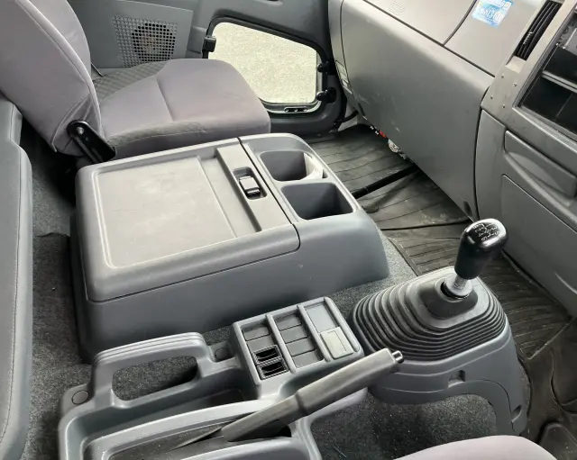 いすゞ フォワード 2PG-FRR90S2(2WD)の写真23