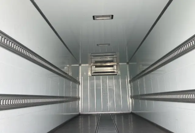 いすゞ フォワード 2PG-FRR90S2(2WD)の写真27