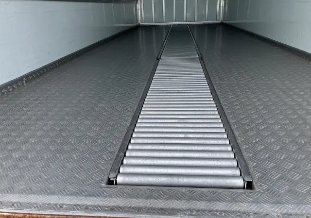 いすゞ フォワード 2PG-FRR90S2(2WD)の写真28