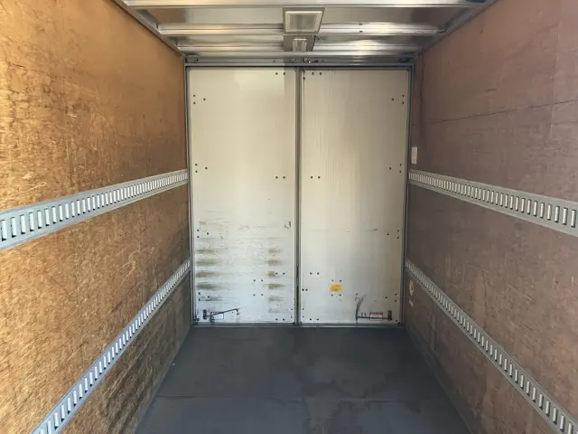 いすゞ エルフ TKG-NLR85AN(2WD)の写真28