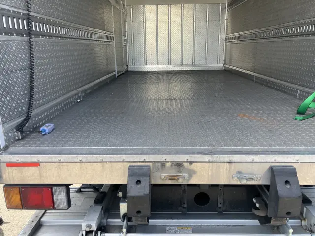 いすゞ エルフ TPG-NPR85AN(2WD)の写真17