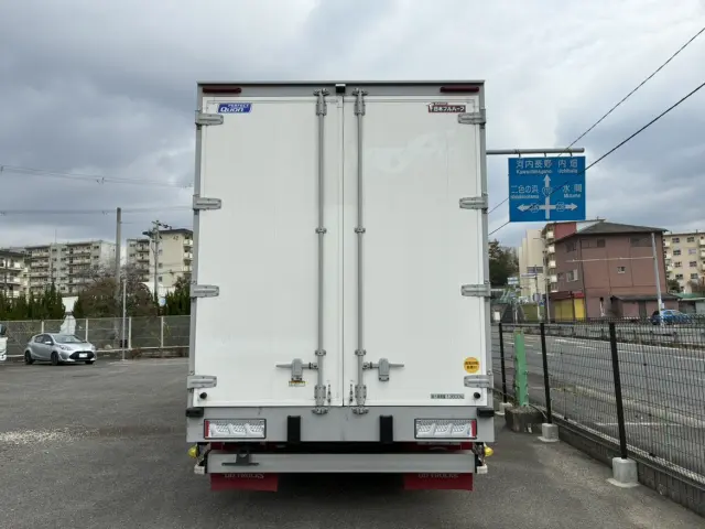 UD クオン 2RG-CG5FA(8x4)の写真3