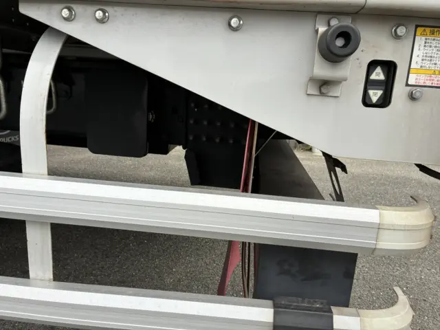 UD クオン 2RG-CG5FA(8x4)の写真24