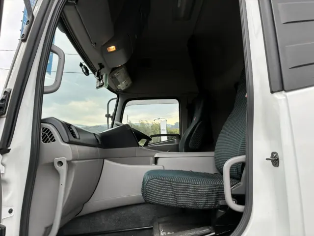 UD クオン 2RG-CG5FA(8x4)の写真27