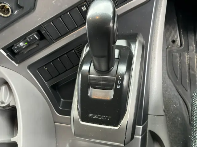 UD クオン 2RG-CG5FA(8x4)の写真38