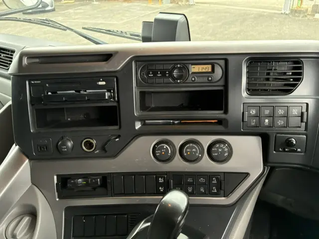 UD クオン 2RG-CG5FA(8x4)の写真39