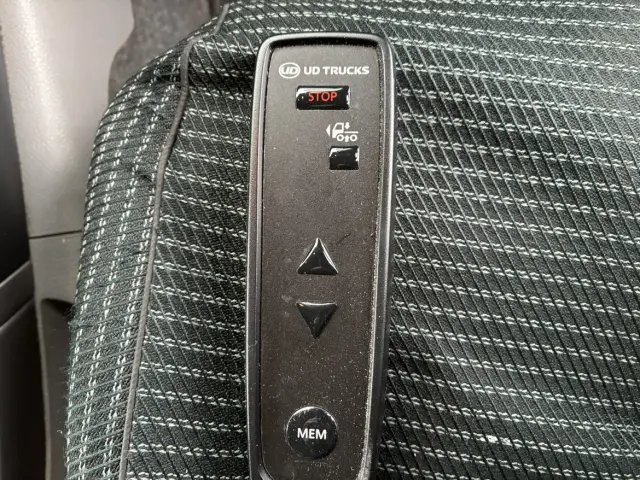 UD クオン 2RG-CG5FA(8x4)の写真43