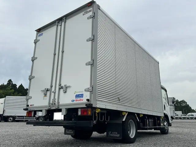 いすゞ エルフ 2RG-NPR88AM(2WD)の写真8