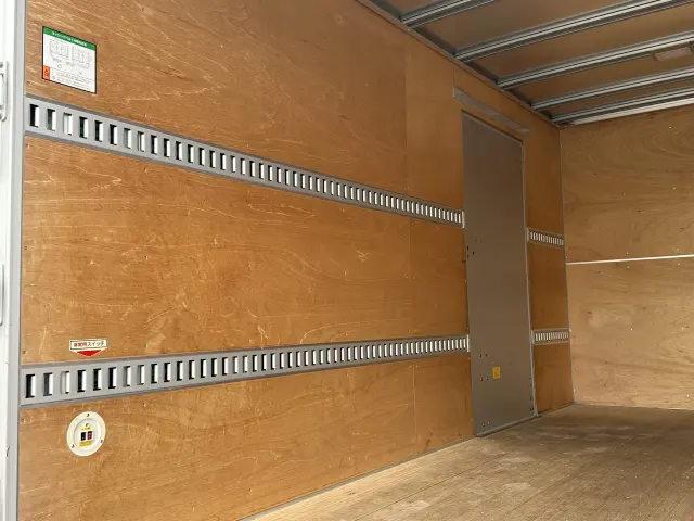 いすゞ エルフ 2RG-NPR88AM(2WD)の写真15