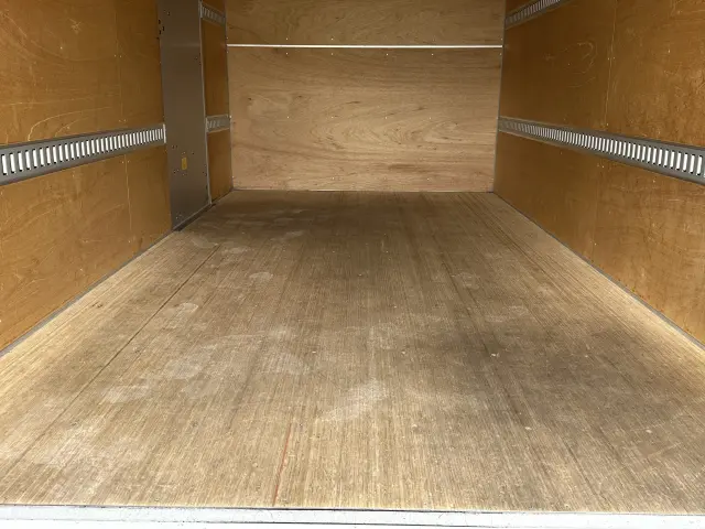 いすゞ エルフ 2RG-NPR88AM(2WD)の写真16