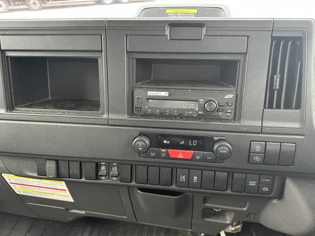 いすゞ エルフ 2RG-NPR88AM(2WD)の写真28