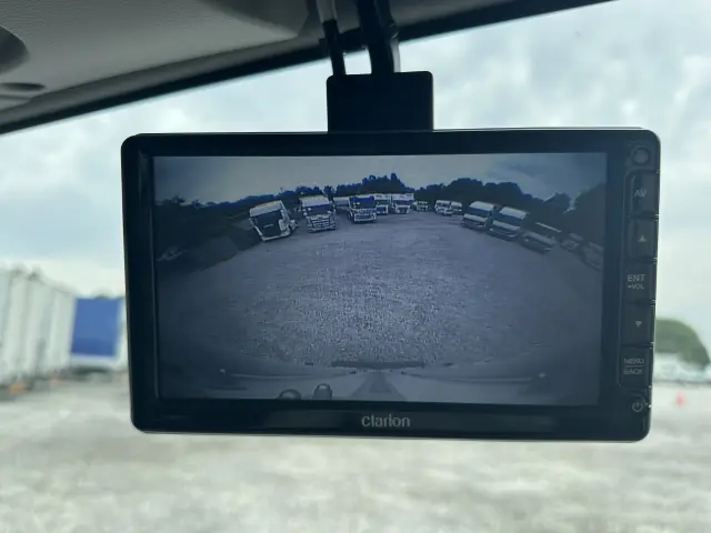 いすゞ エルフ 2RG-NPR88AM(2WD)の写真32