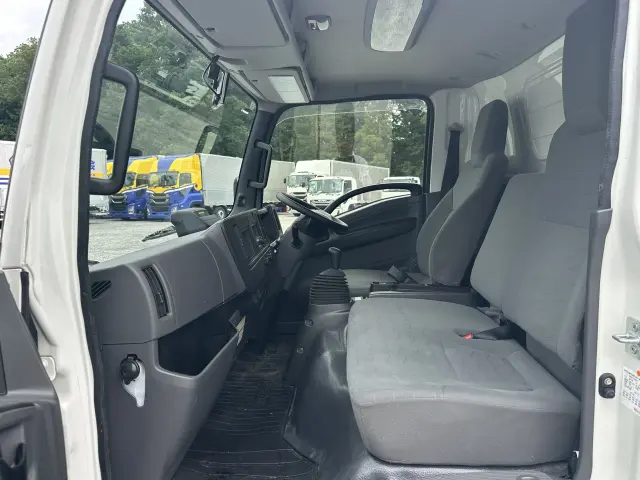 いすゞ エルフ 2RG-NPR88AM(2WD)の写真33